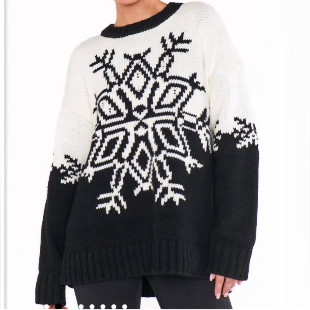 Show Me Your MuMu Black and White Snowflake Sweater